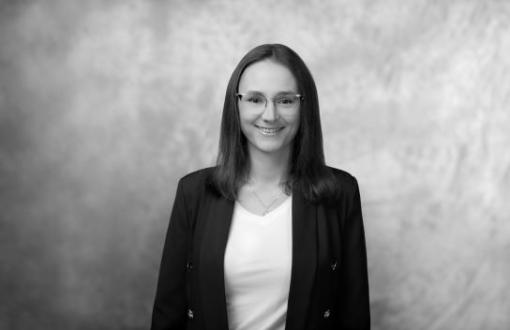 czarno biały portret kobiety